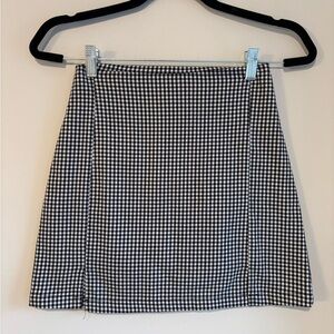 Brandy Melville Black and White Gingham Mini Skirt